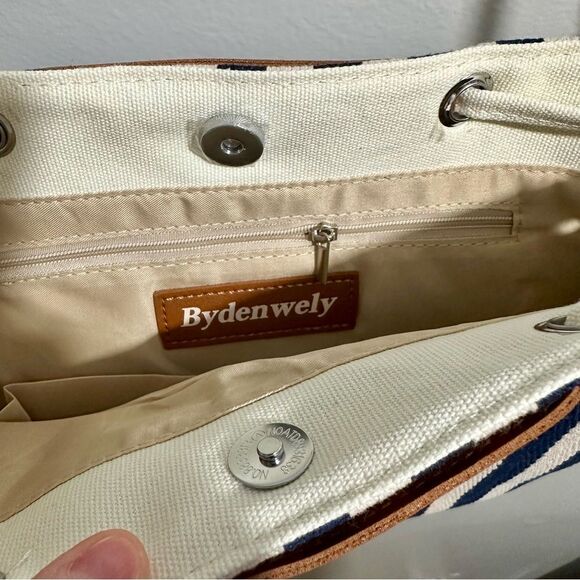 Striped Navy and White Shoulder Bag - Picture 3 of 4